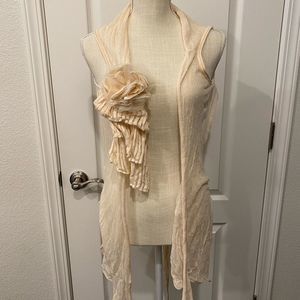 Knitted and knotted shawl (Anthropology)